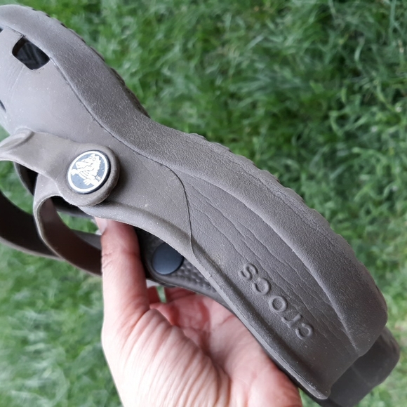 Crocs 6 Chocolate Brown Sandals - Picture 9 of 17